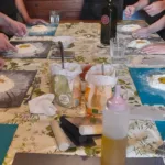 Pasta fresca con uova e farina preparate dagli ospiti del corso di cucina